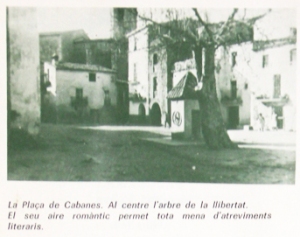 Plaça de Cabanes amb l'arbre de la llibertat