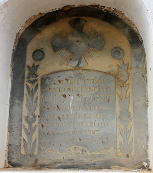 Làpida de Mossèn Costa